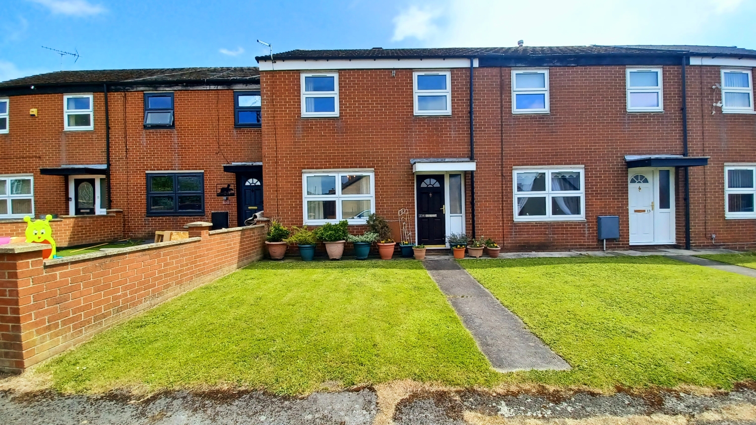 2 bedroom Terraced House Under Offer