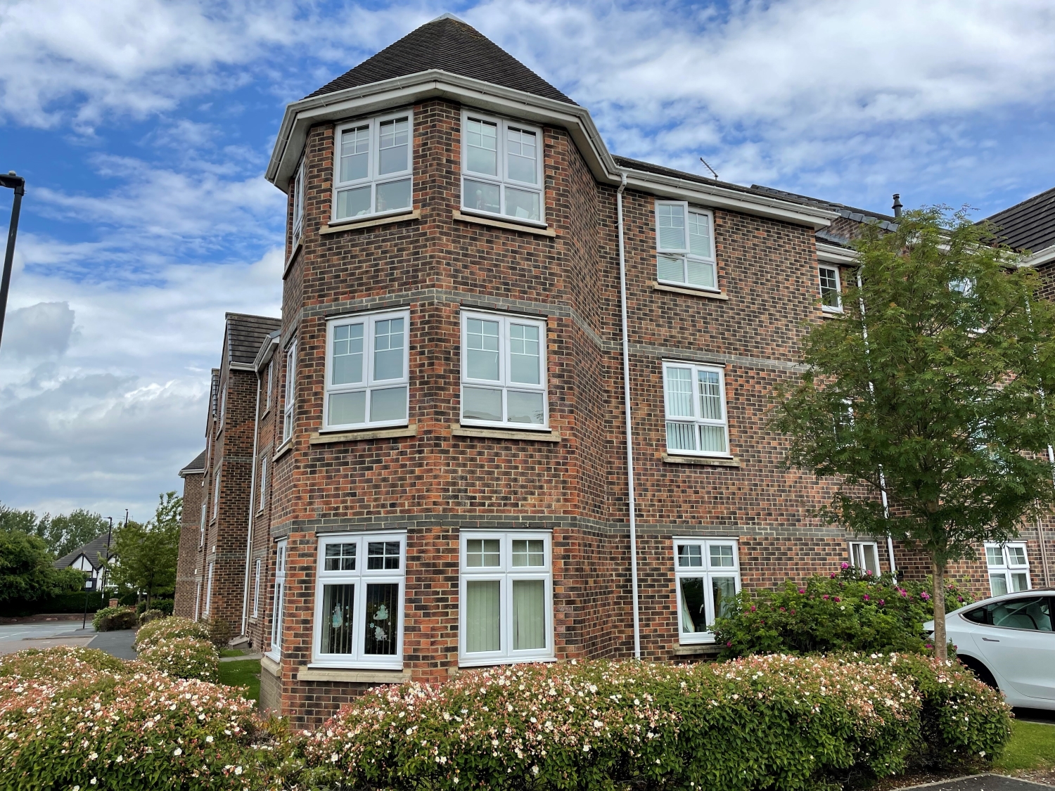 2 bedroom Apartment Under Offer