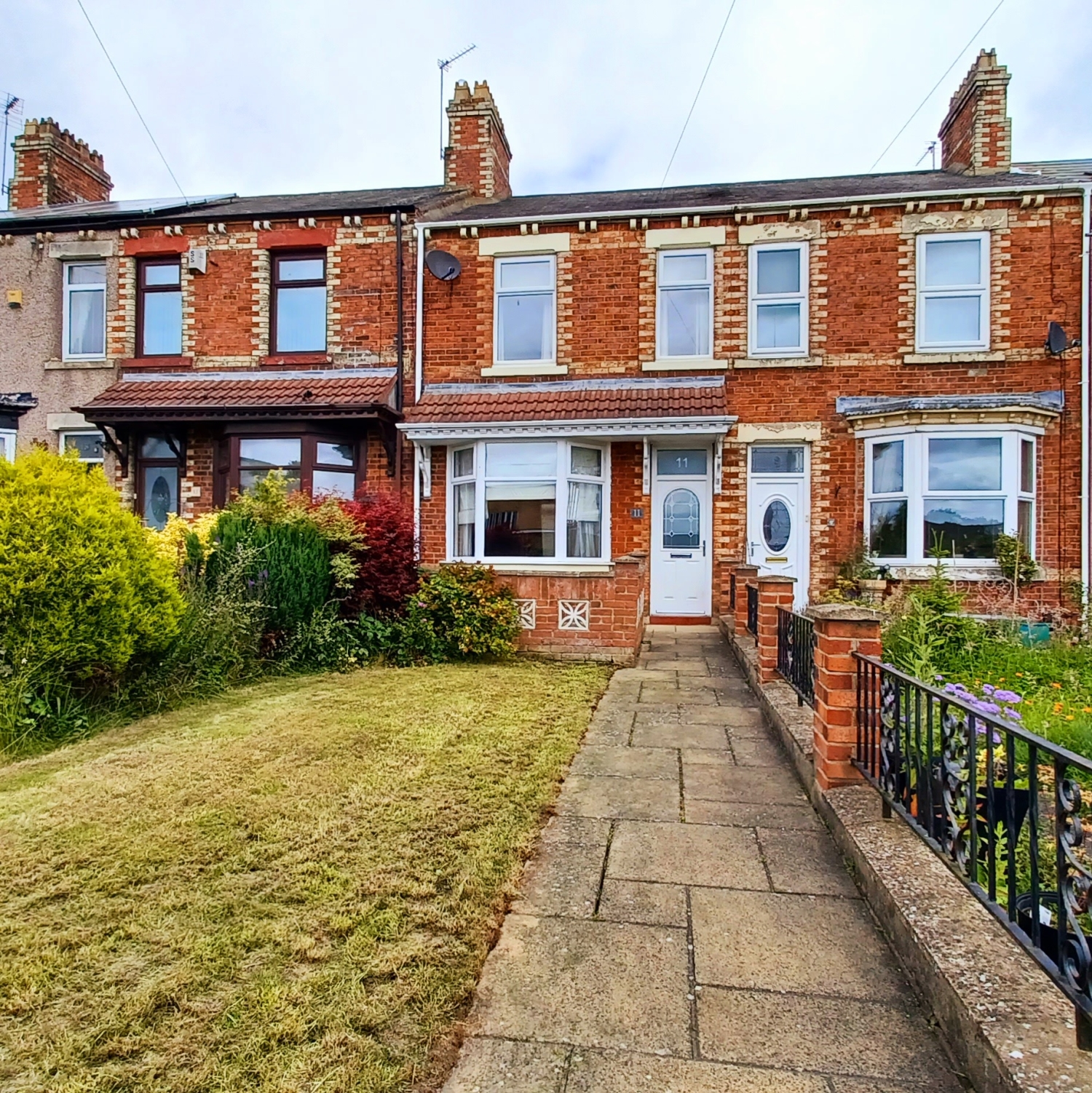 2 bedroom Terraced For Sale