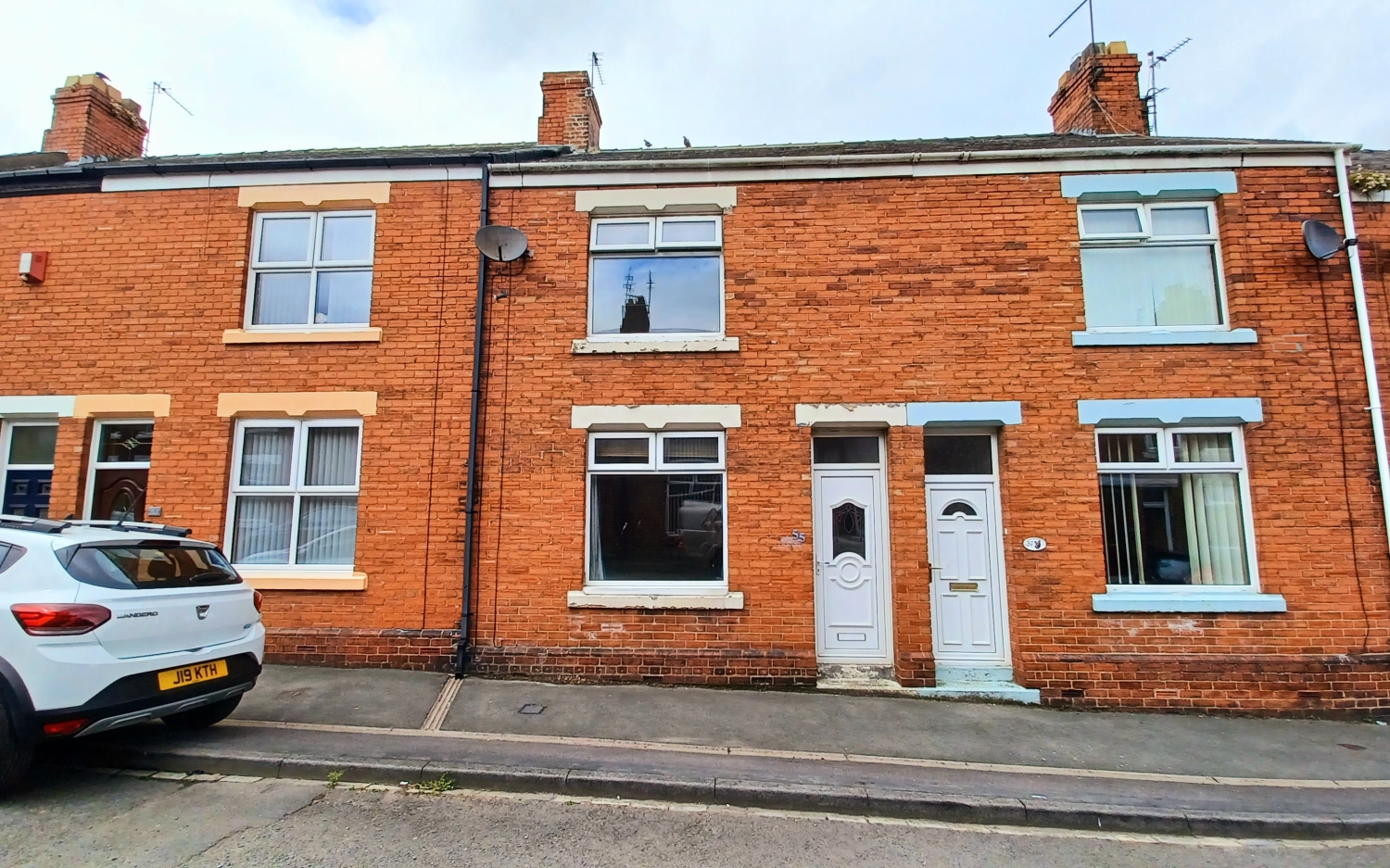 2 bedroom Terraced For Sale