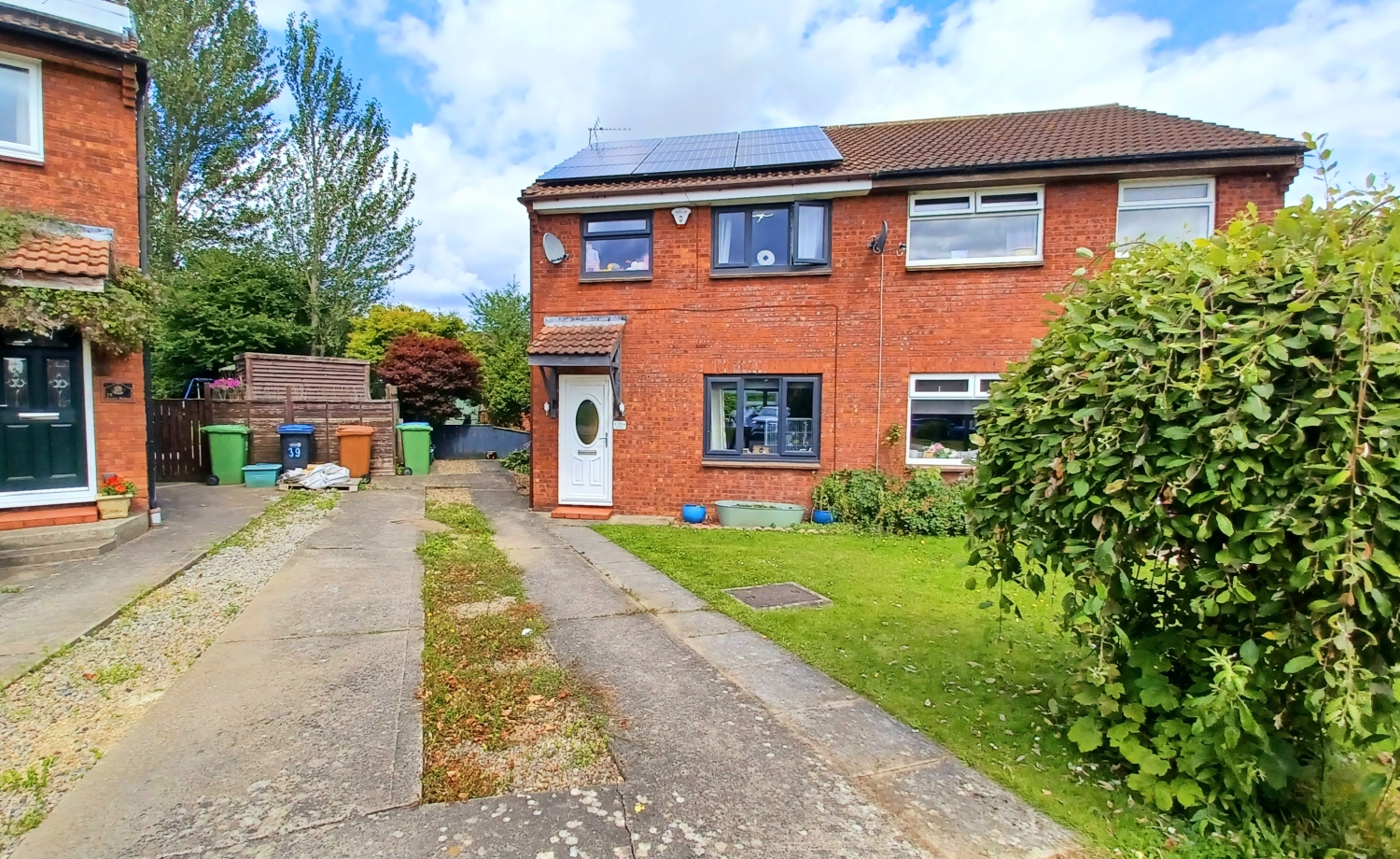 3 bedroom Semi-Detached For Sale