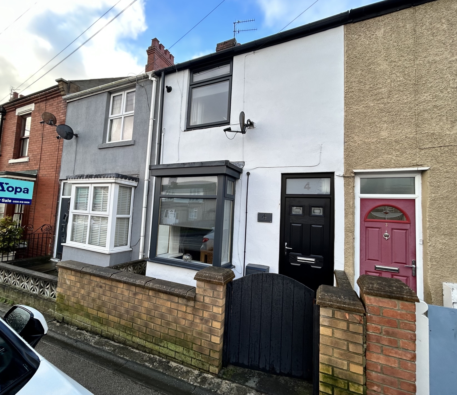 2 bedroom Terraced For Sale