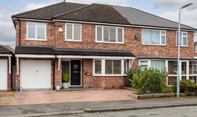 4 bedroom Semi-Detached House SSTC