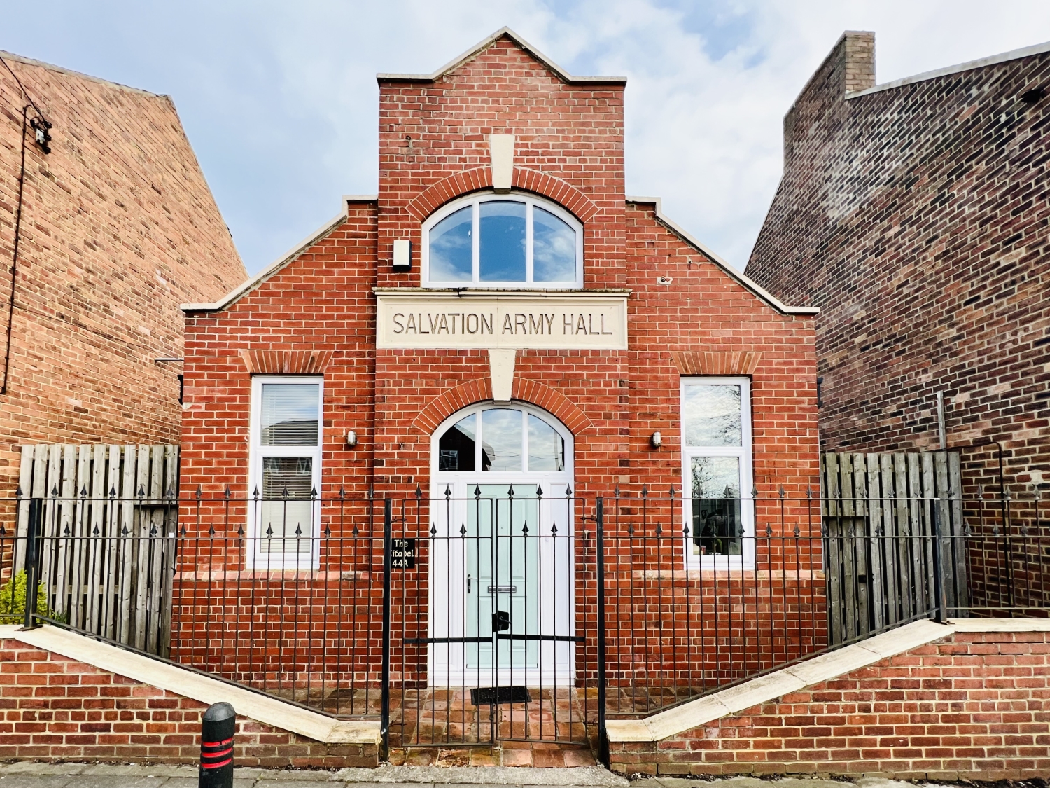 3 bedroom Detached house Under Offer