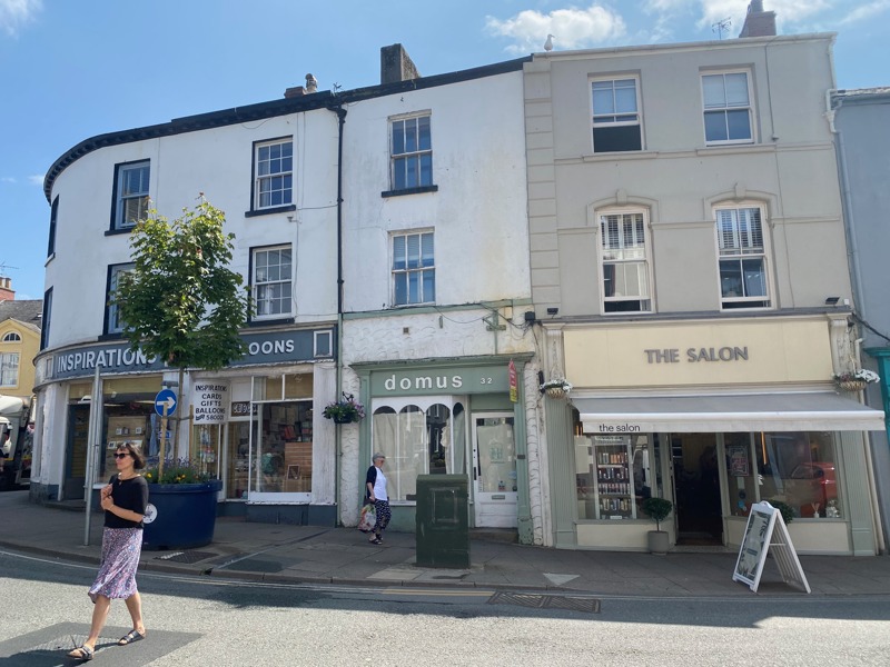 Retail To Let