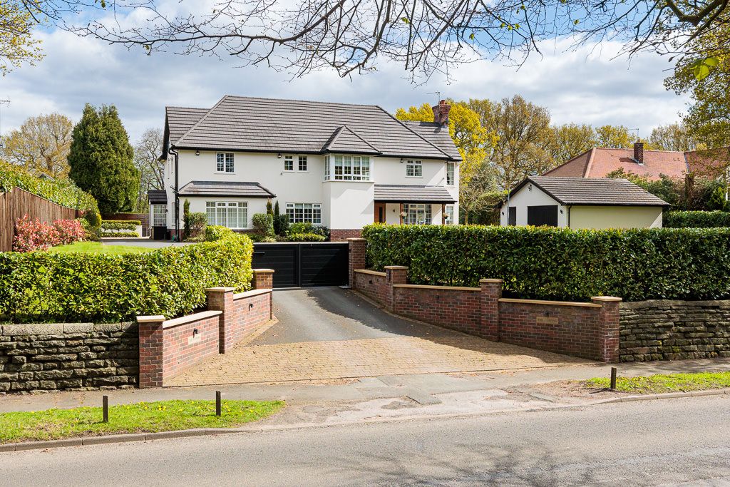 6 bedroom House For Sale