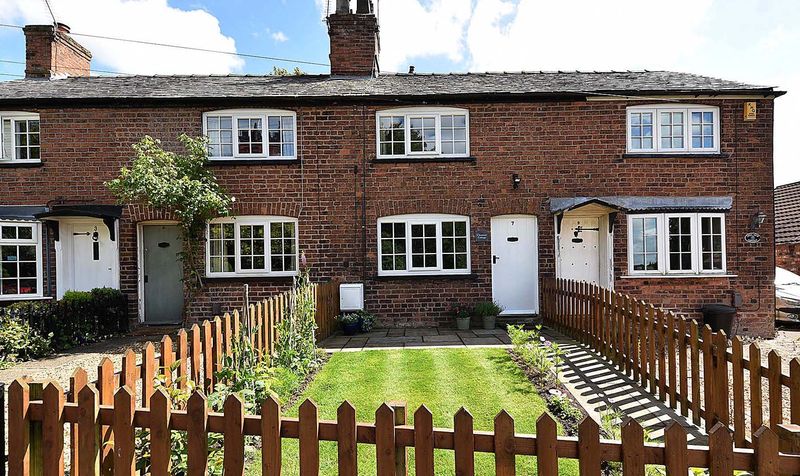 1 bedroom Terraced House SSTC