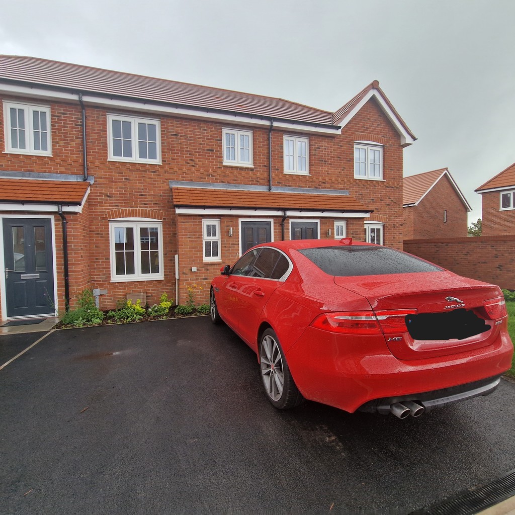 2 bedroom Terraced House SSTC