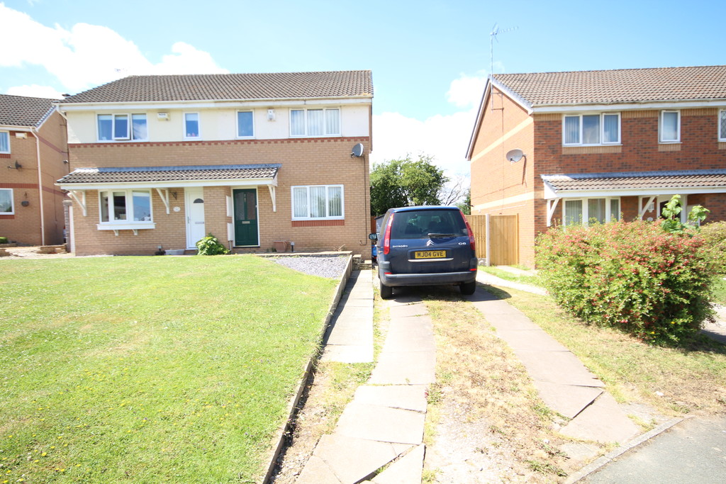 3 bedroom Semi-Detached House Sold
