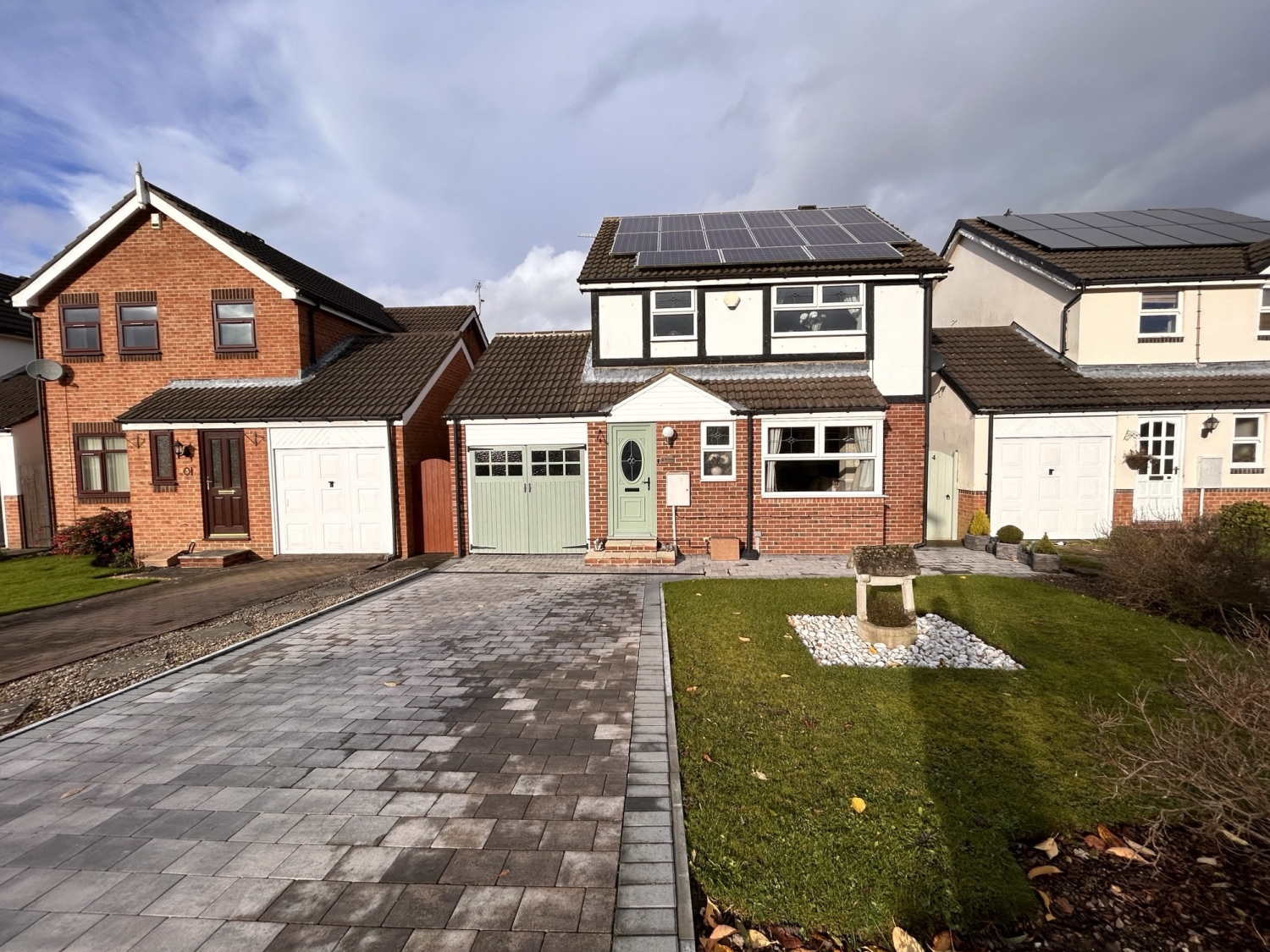 3 bedroom Detached house For Sale