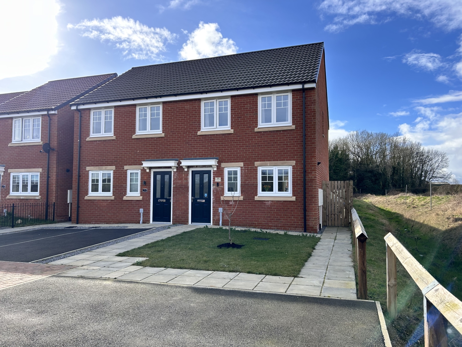 3 bedroom Semi-Detached Under Offer