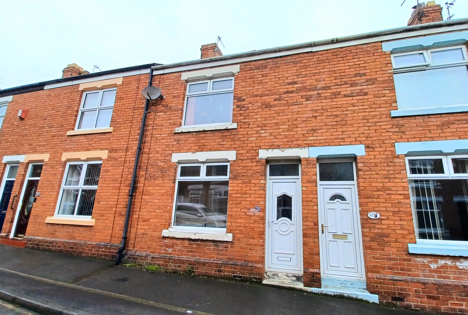 2 bedroom Terraced For Sale