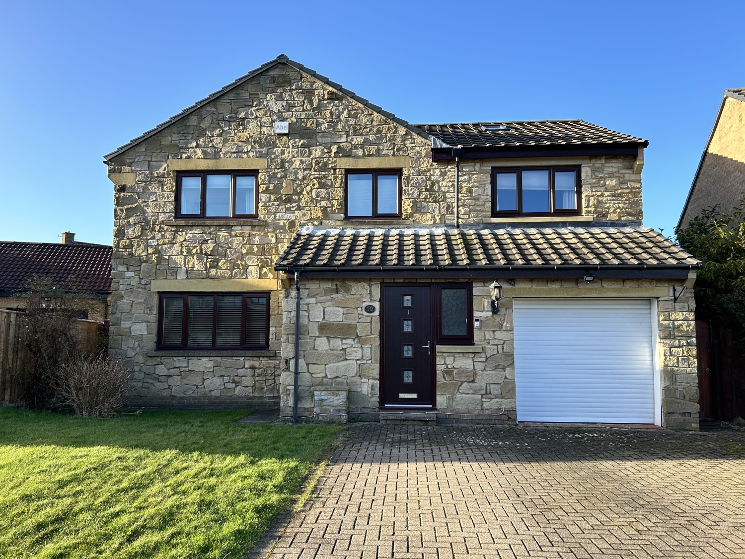 4 bedroom Detached house Under Offer