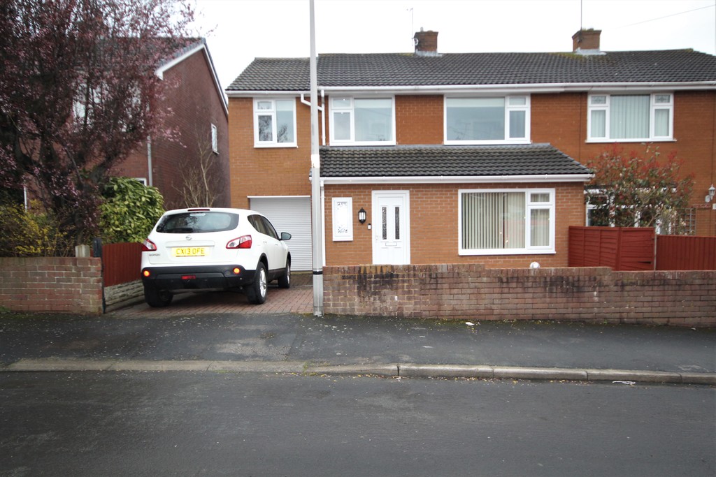  Semi-Detached House For Sale