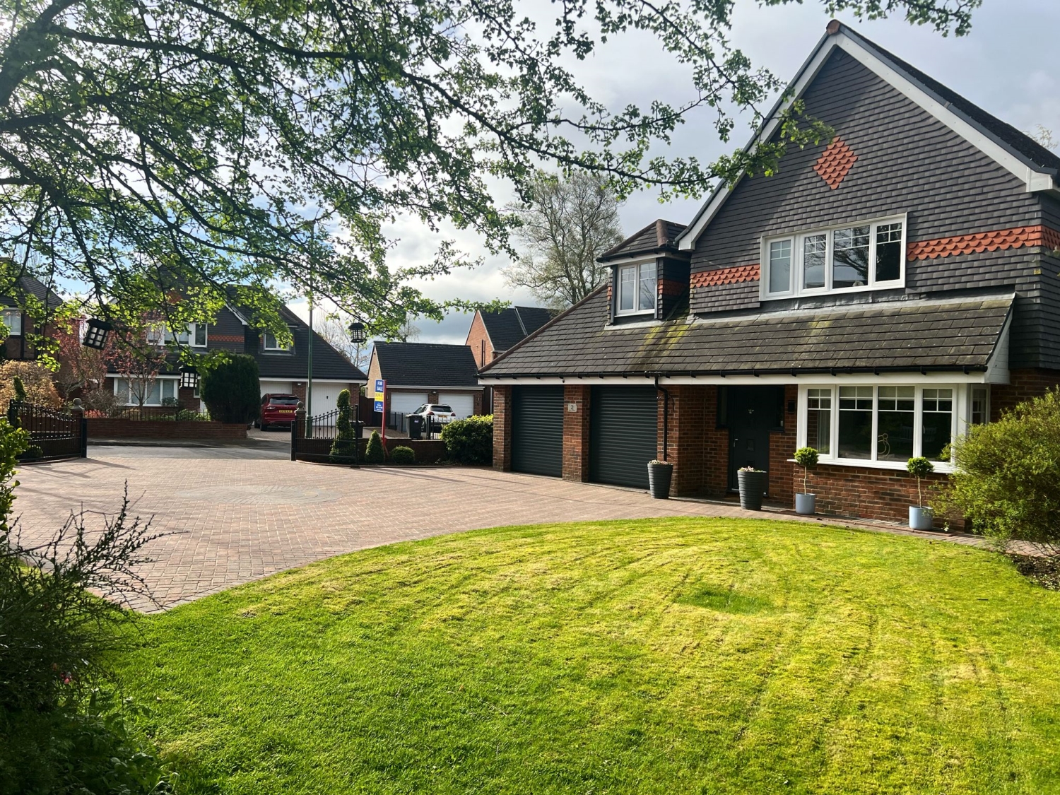 4 bedroom Detached Under Offer