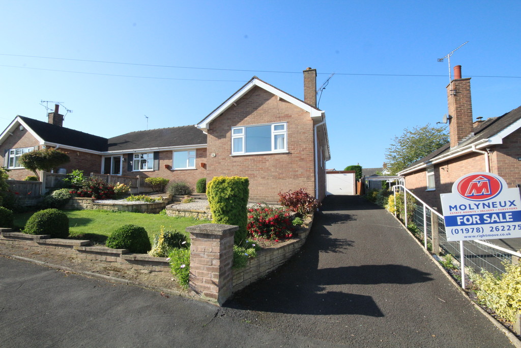 3 bedroom Semi-Detached House Sold