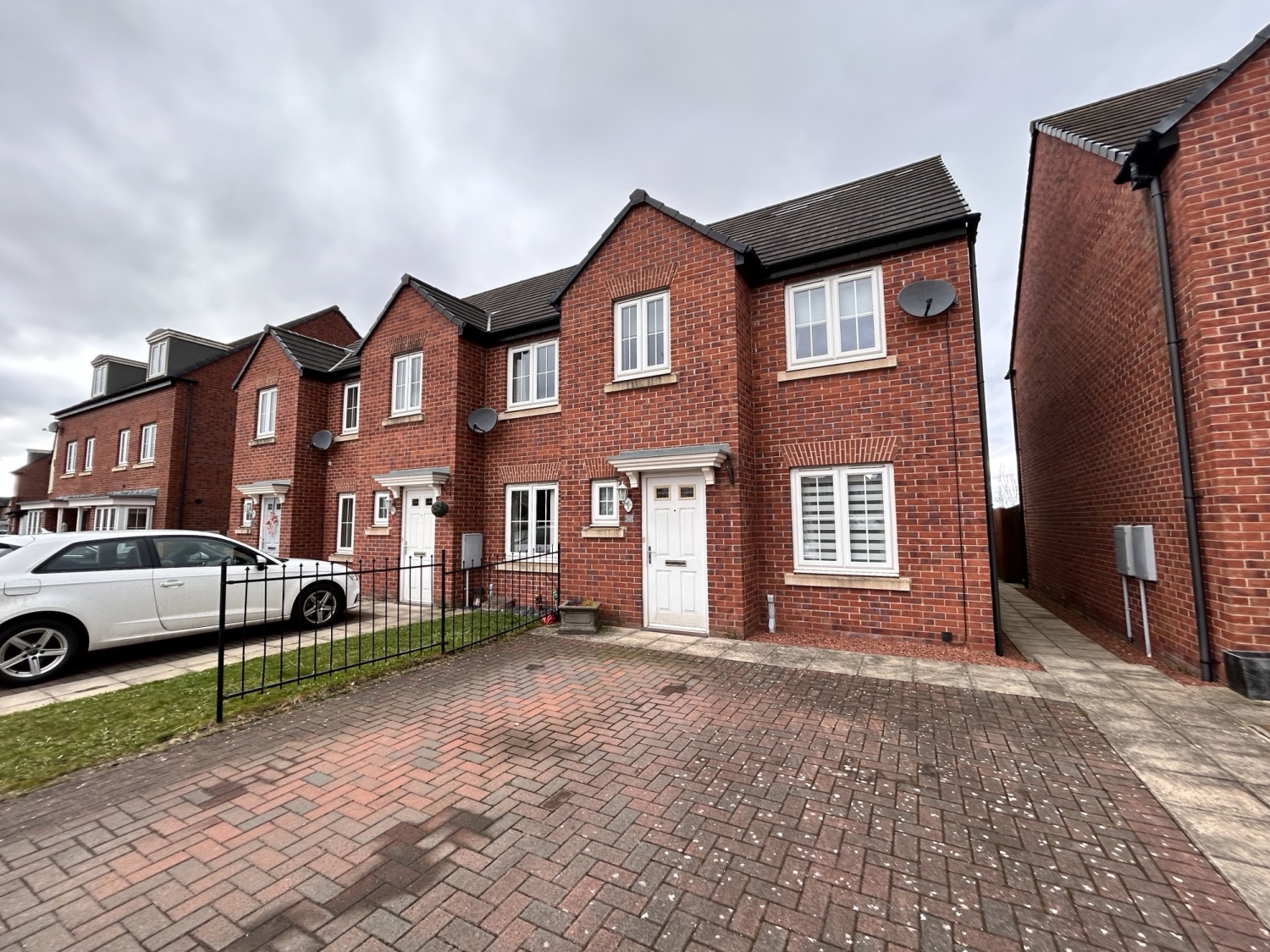 3 bedroom Terraced For Sale