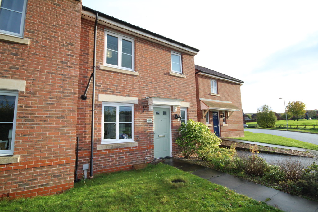 3 bedroom Semi-Detached House Sold