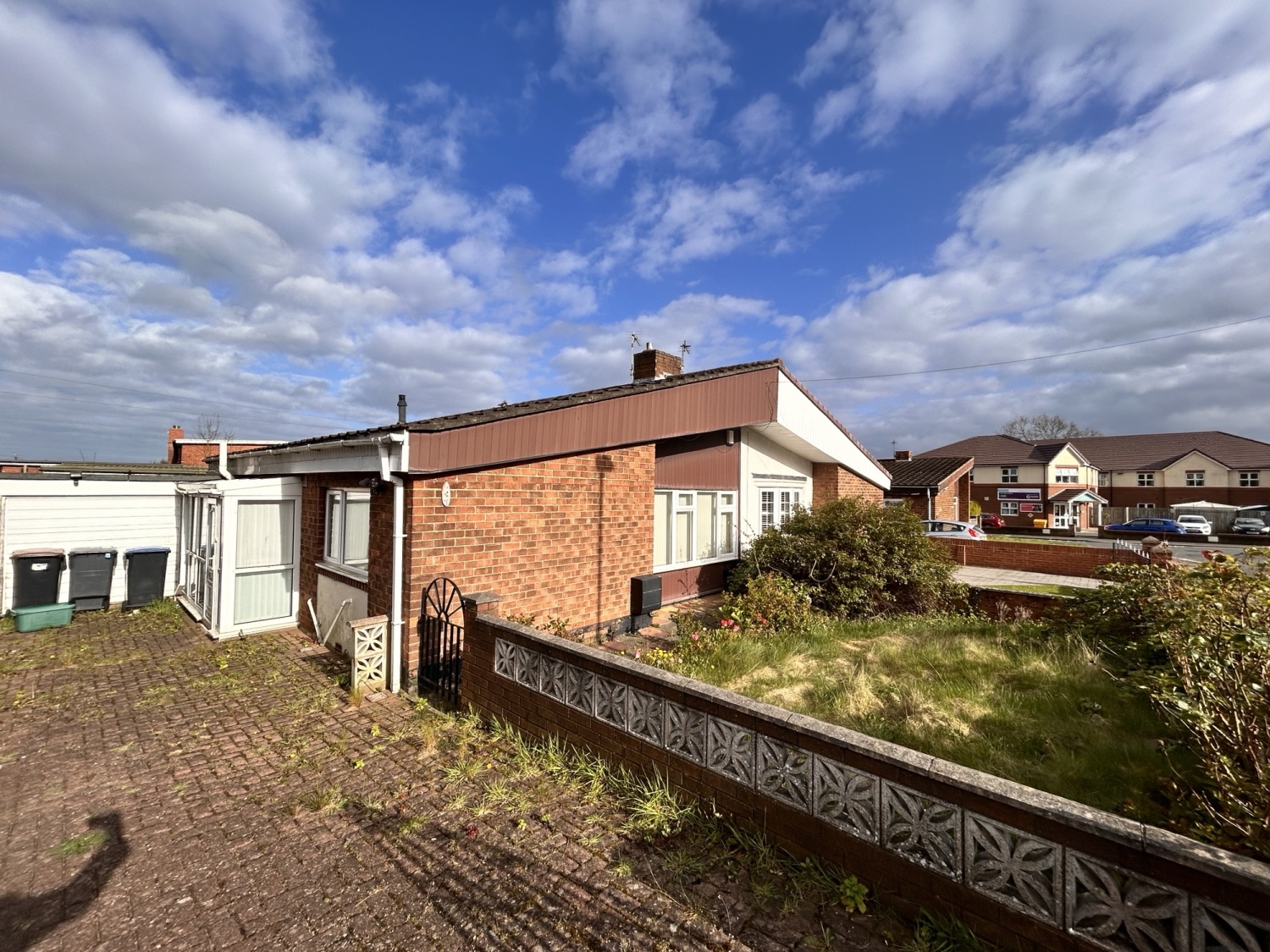 2 bedroom Semi-Detached For Sale