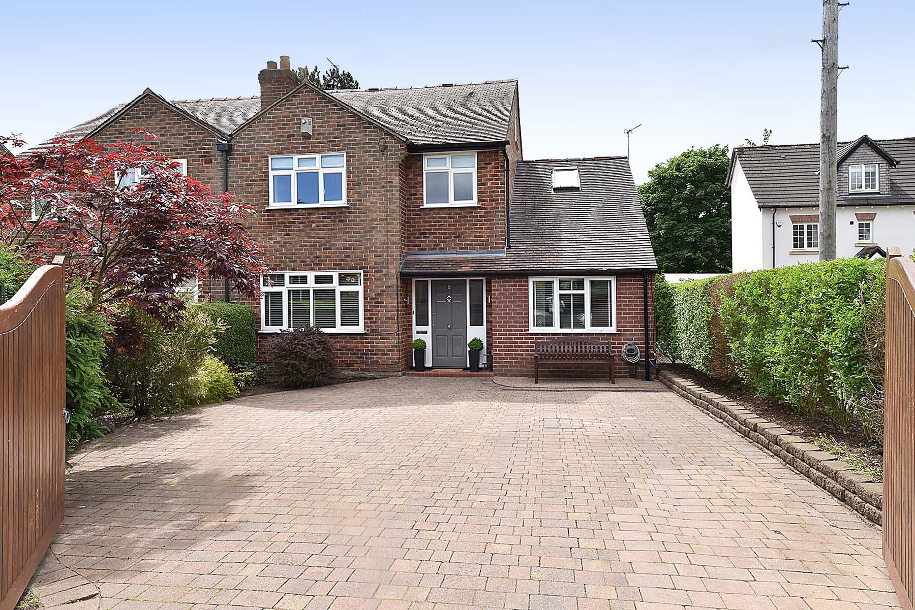 5 bedroom Semi-Detached House Under Offer