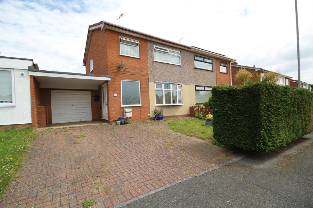 3 bedroom Semi-Detached House For Sale