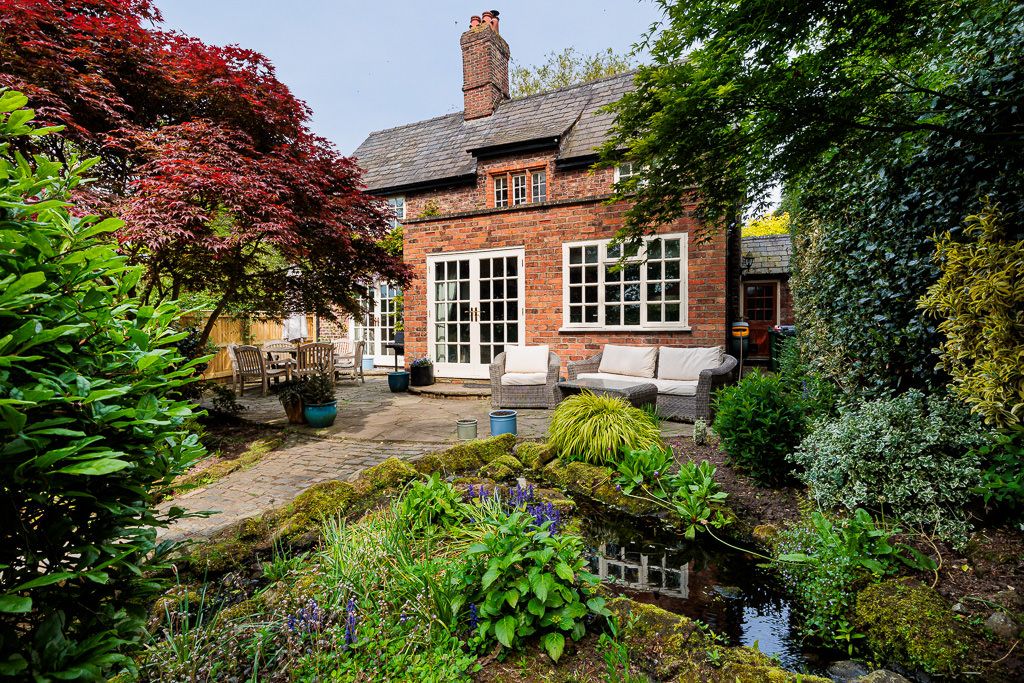 3 bedroom Cottage For Sale