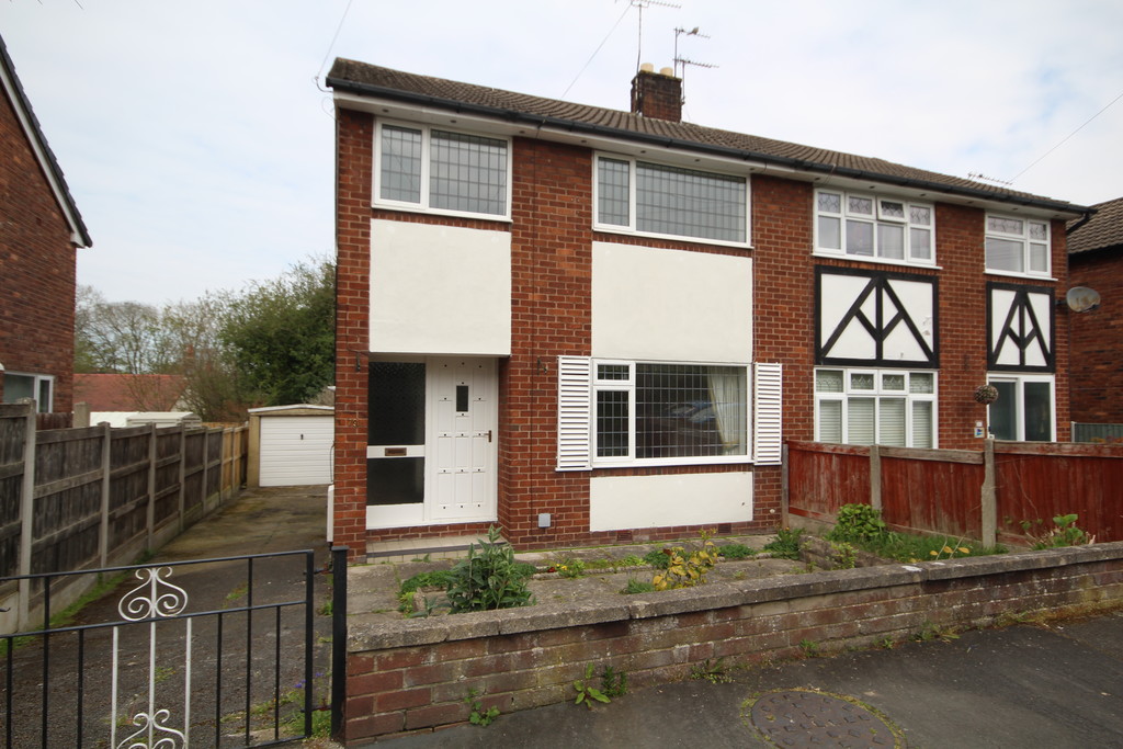 3 bedroom Semi-Detached House Sold