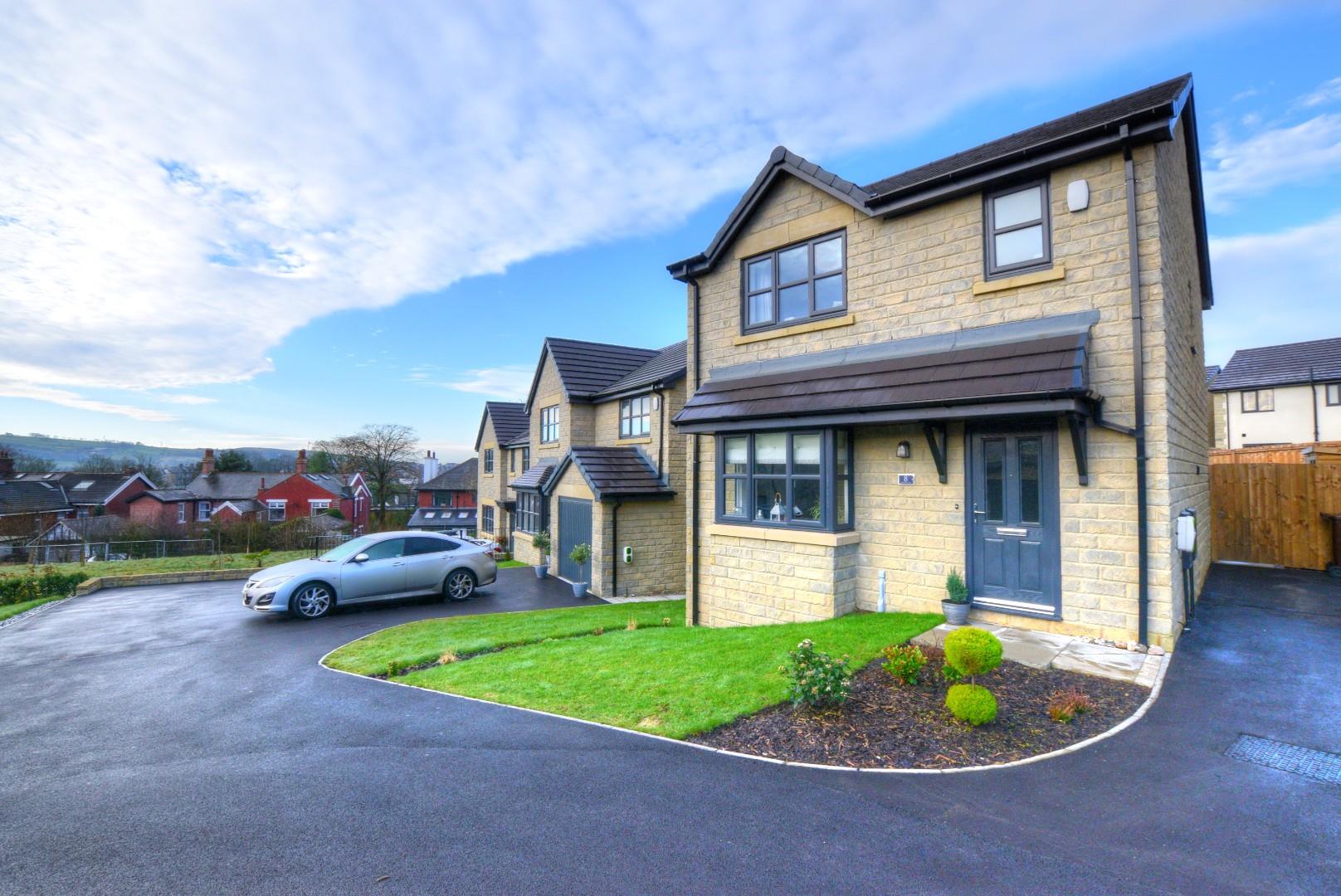 3 bedroom Detached Under Offer