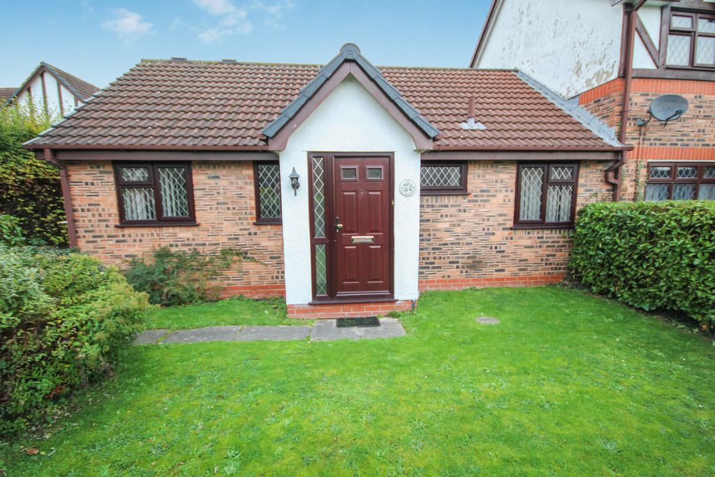 2 bedroom Semi-Detached House Sold