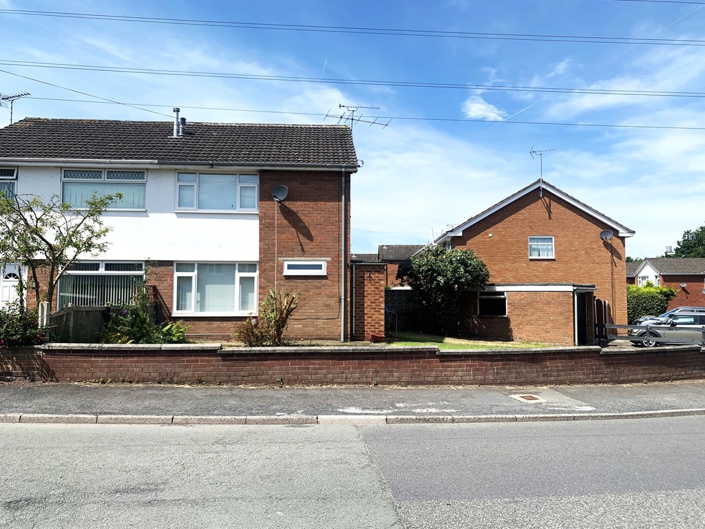 3 bedroom Semi-Detached House Sold