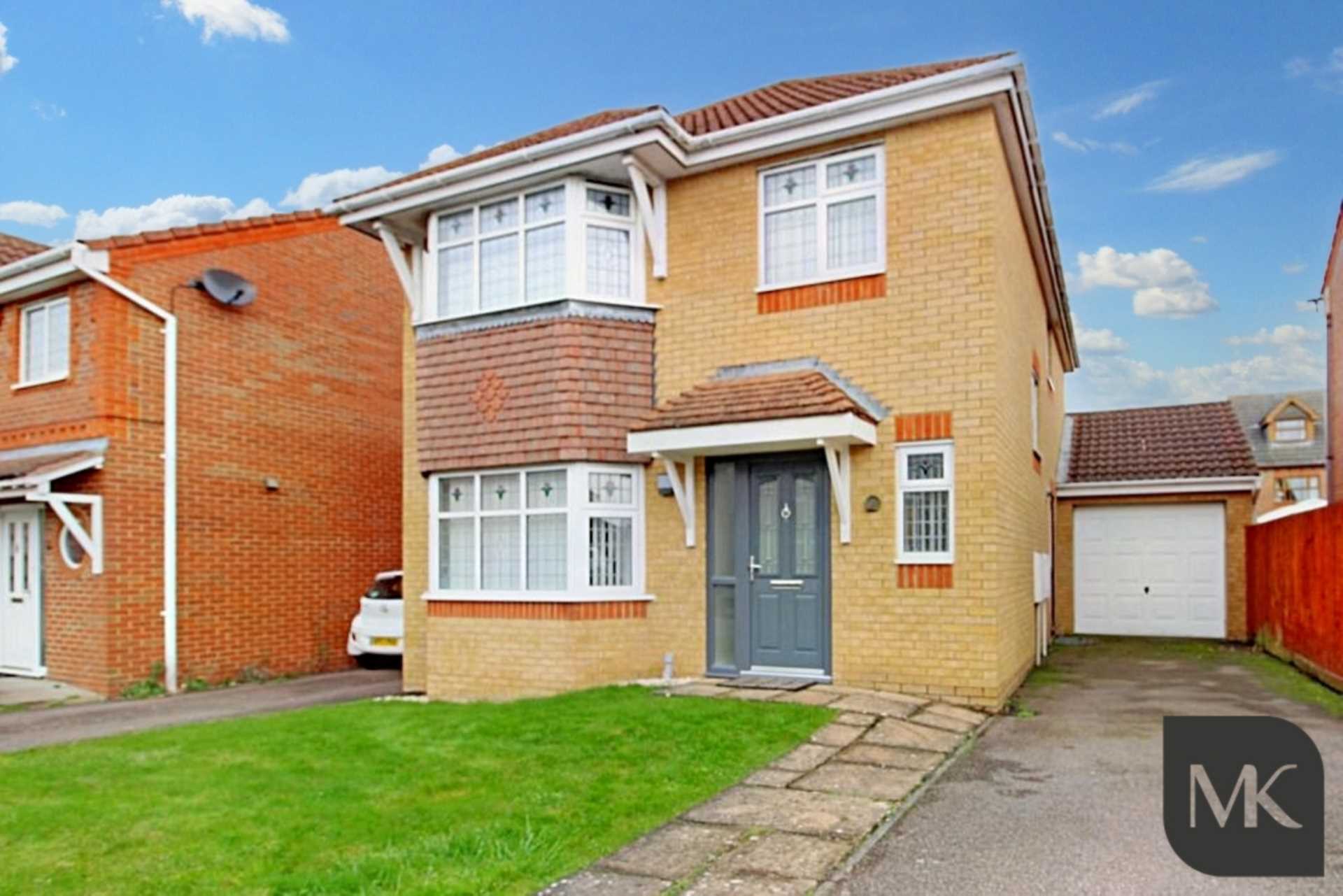 4 bedroom Detached House To Let