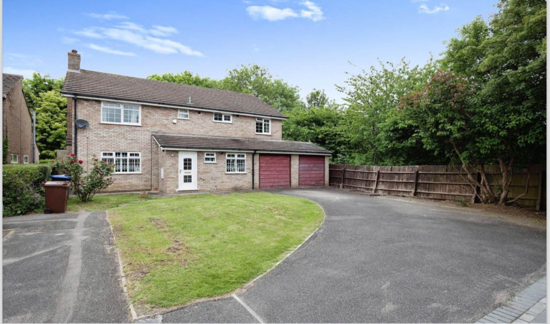 5 bedroom Detached House To Let