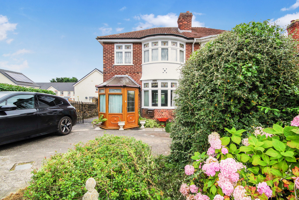 3 bedroom Semi-Detached House Sold