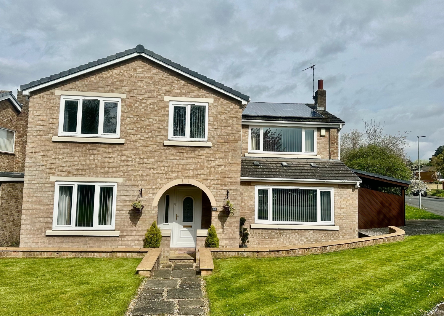 5 bedroom Detached For Sale