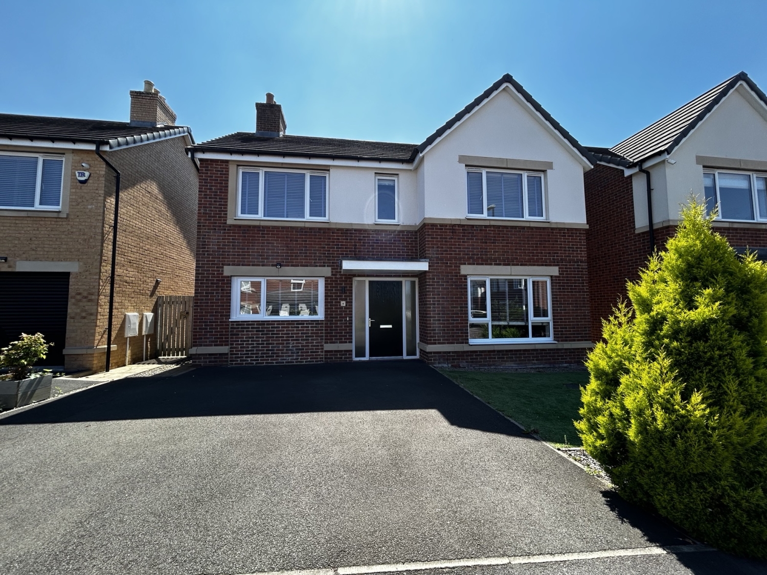 5 bedroom Detached Under Offer