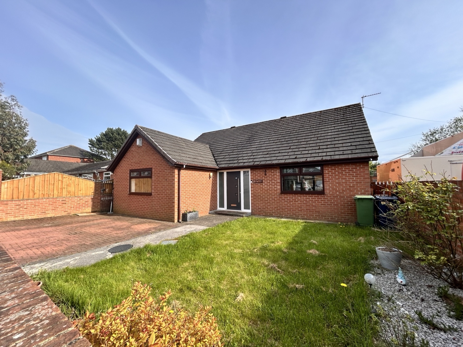 3 bedroom Detached house Under Offer