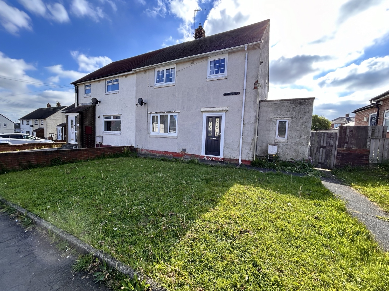 3 bedroom Semi-Detached Under Offer