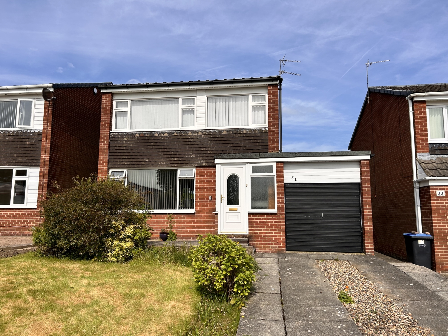3 bedroom Detached house For Sale