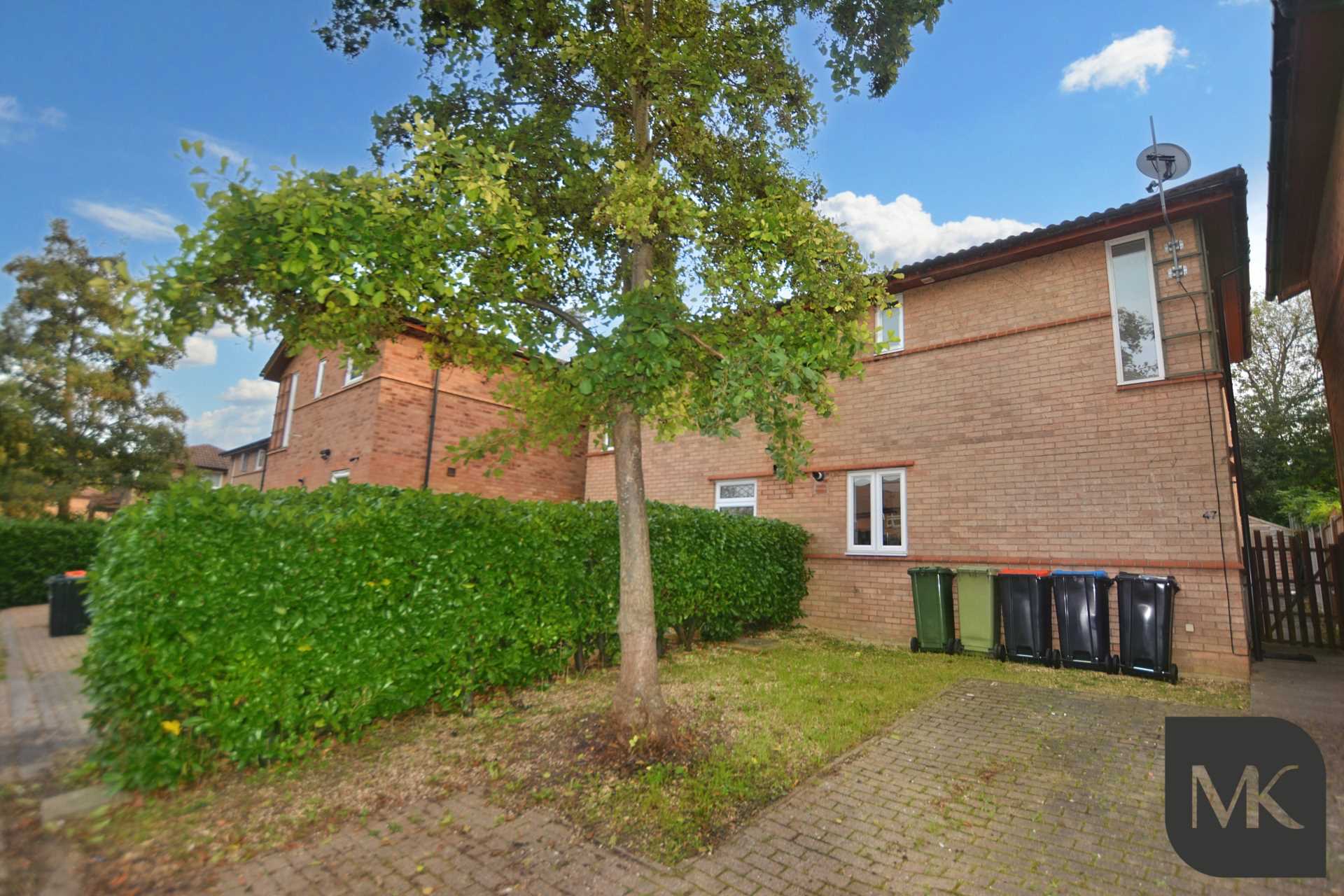 2 bedroom Semi-Detached House Let