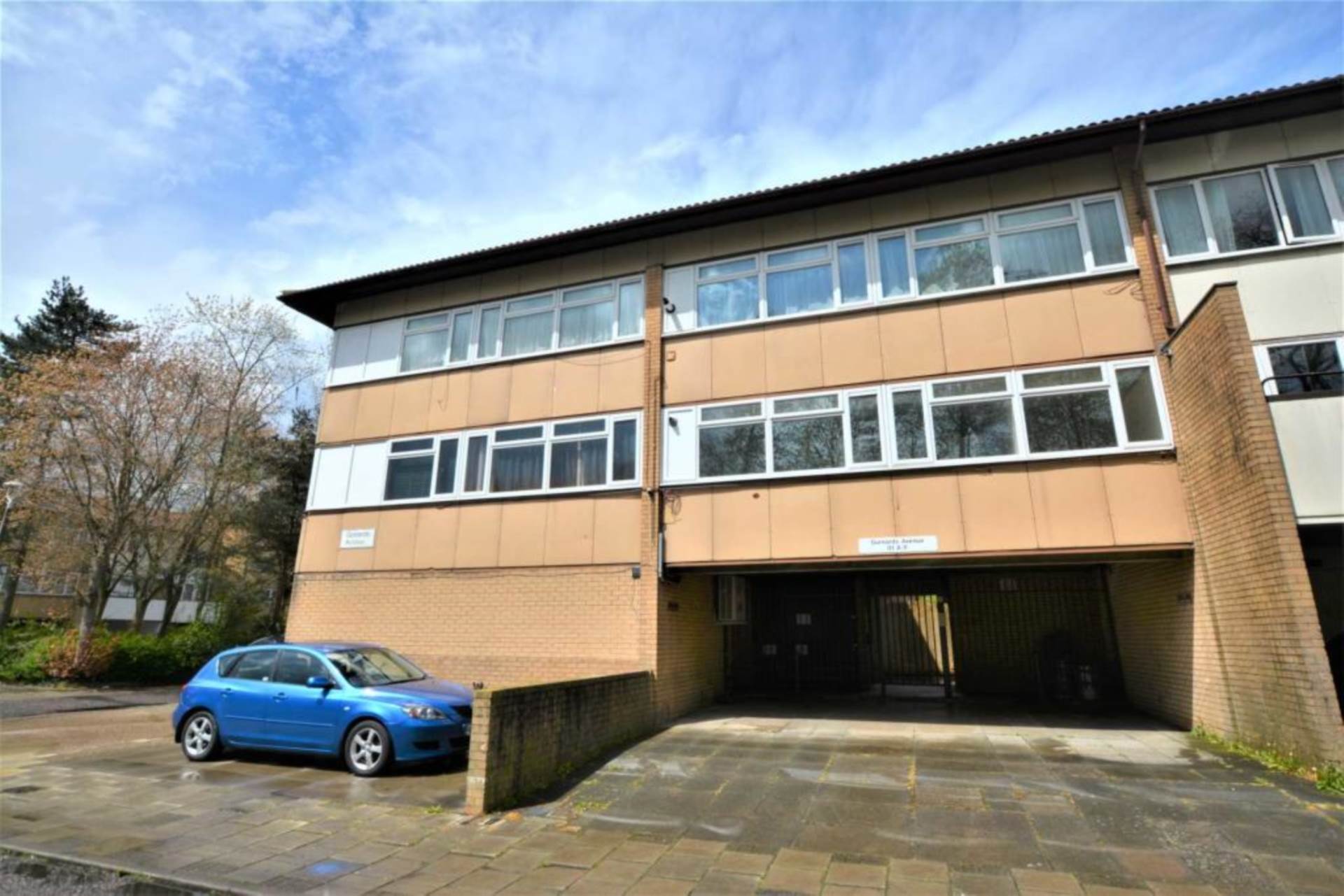 2 bedroom Apartment To Let