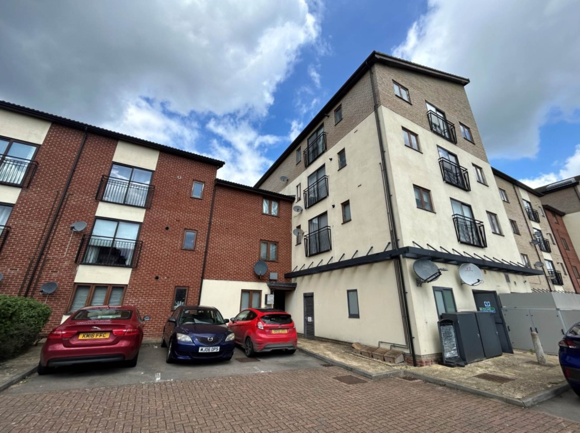 2 bedroom Apartment Let