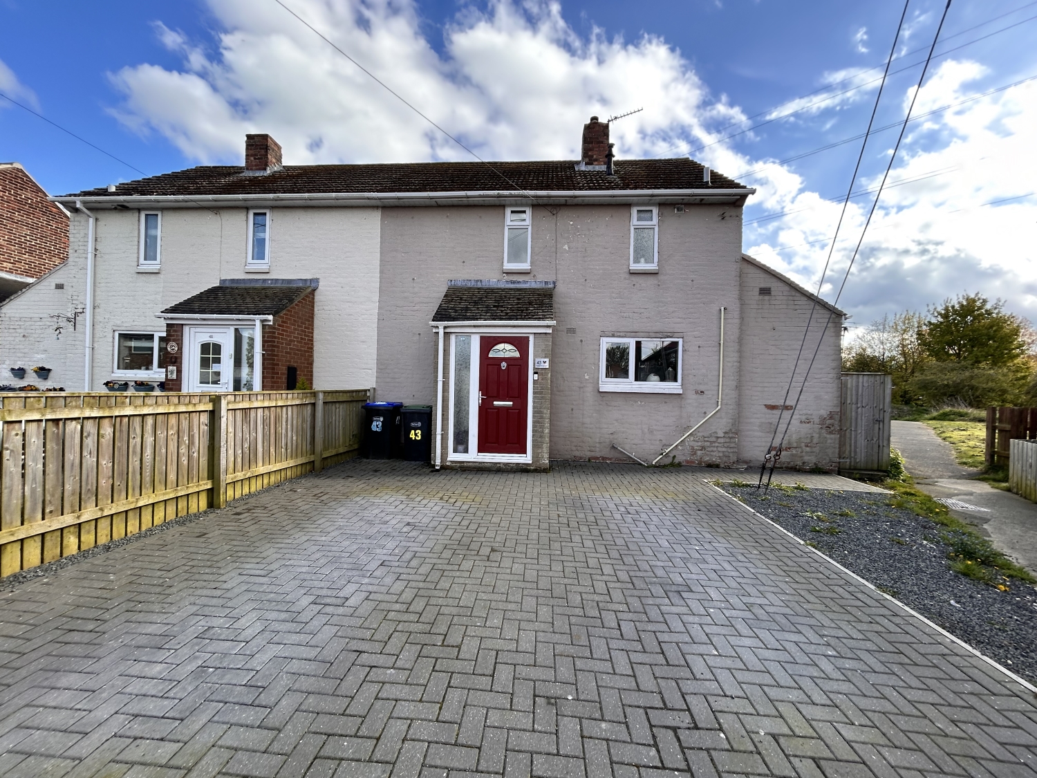 2 bedroom Semi-Detached Under Offer