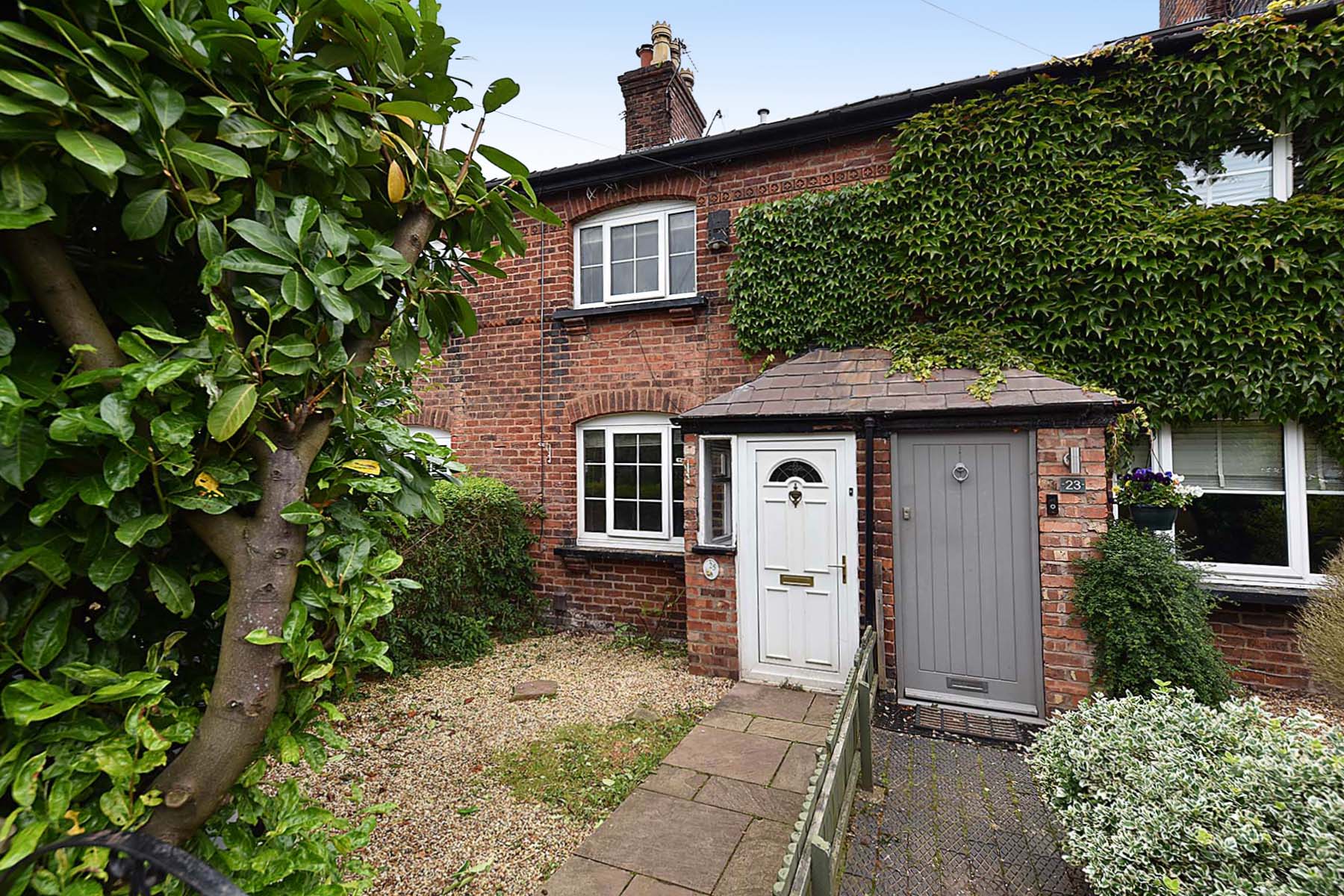 2 bedroom Terraced House SSTC