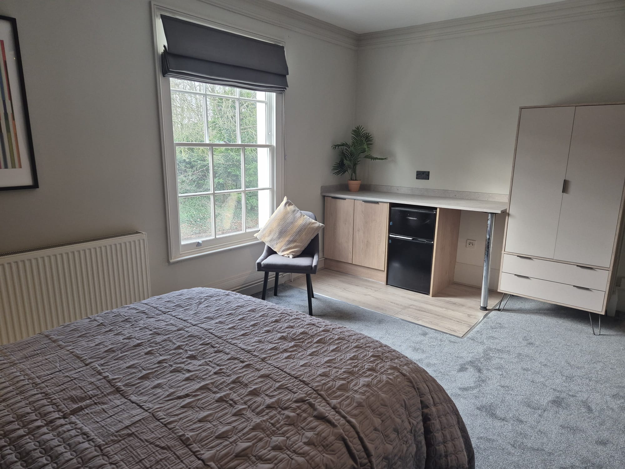 9 bedroom Studio To Let