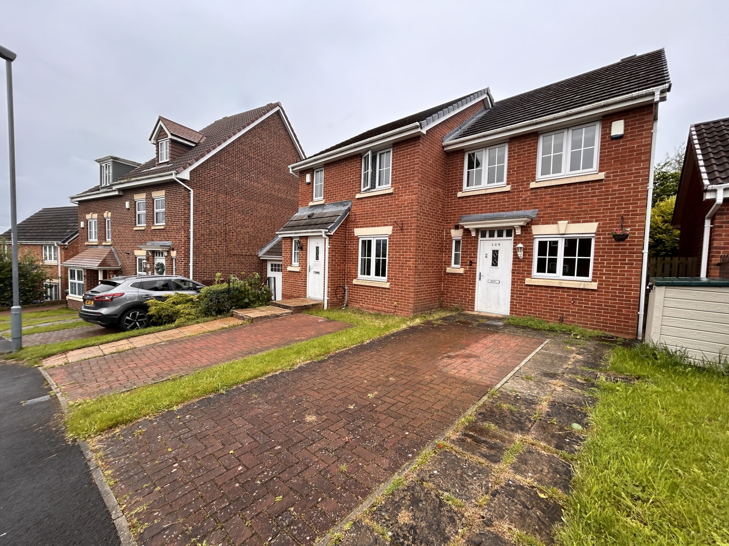 2 bedroom Semi-Detached Under Offer