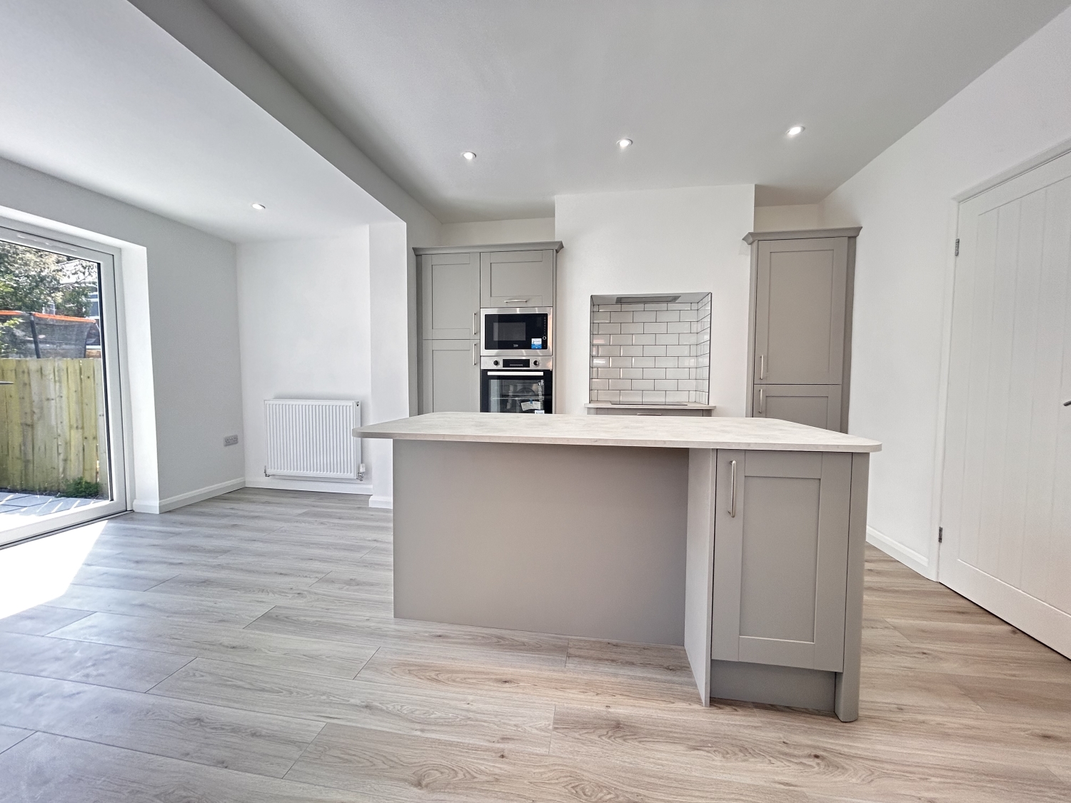 3 bedroom Semi-Detached For Sale