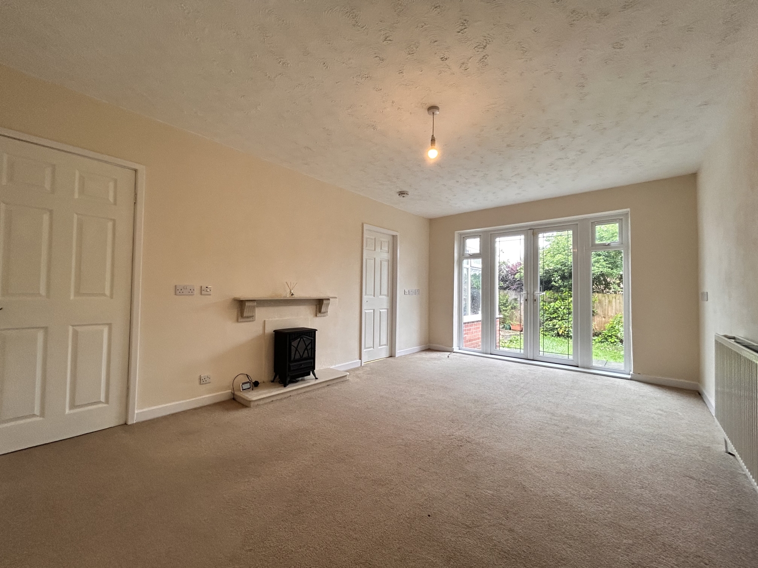 2 bedroom Semi-Detached For Sale
