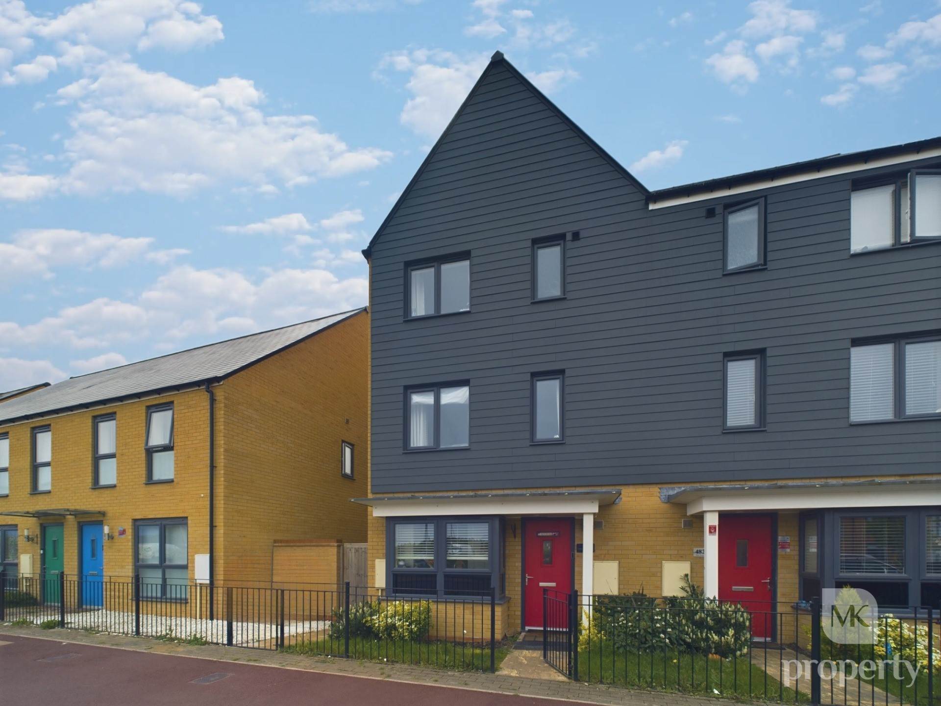 4 bedroom Semi-Detached House For Sale
