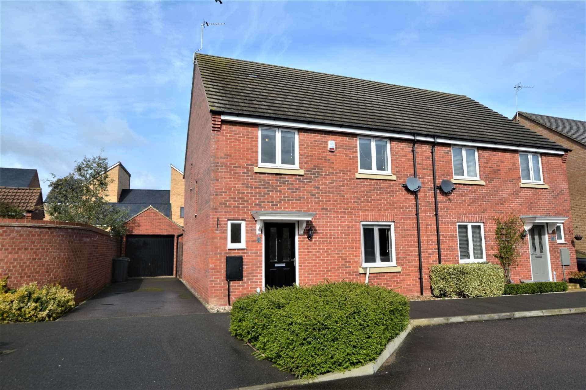 4 bedroom Semi-detached house Sold