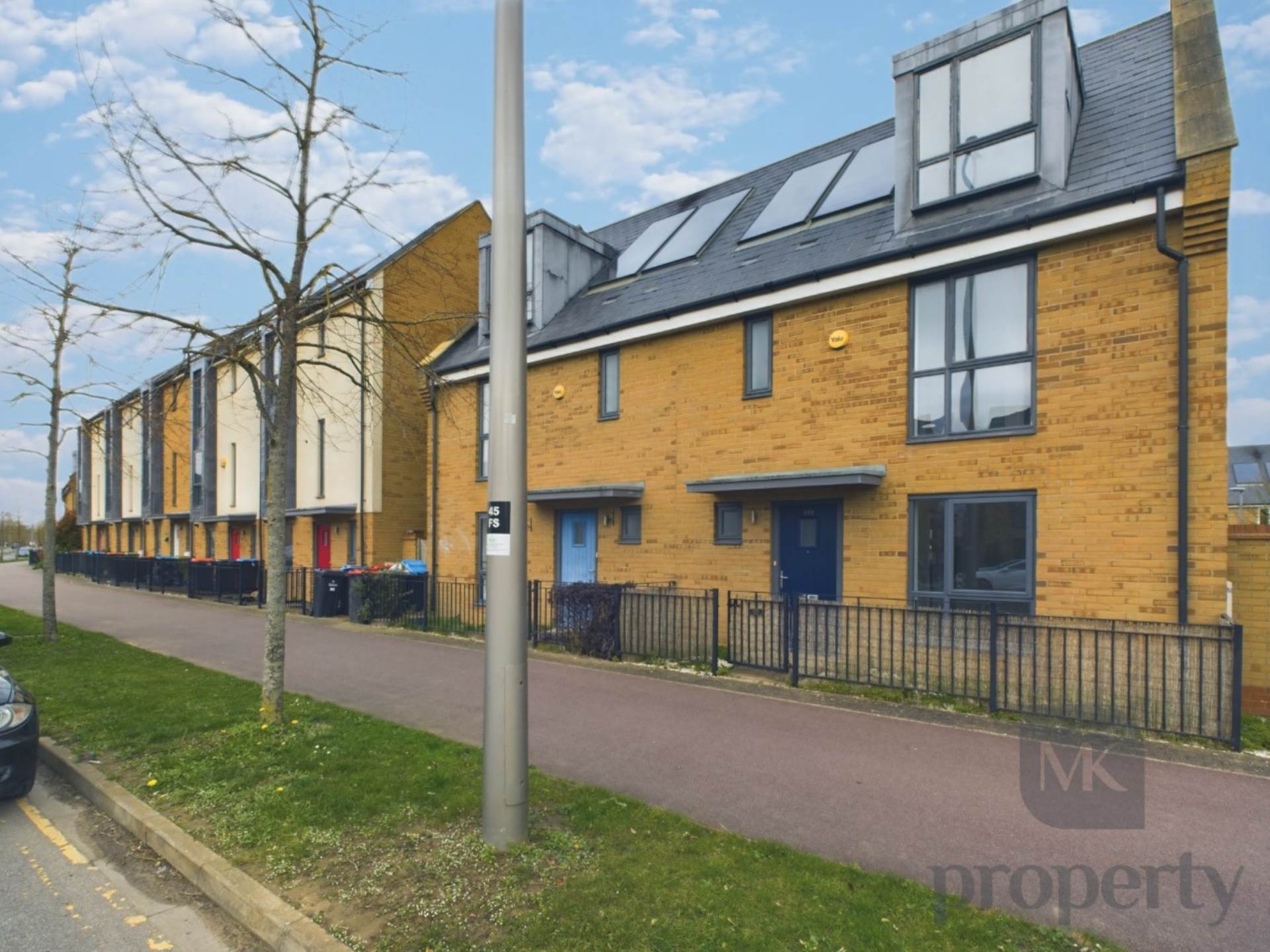4 bedroom Semi-Detached House Sold